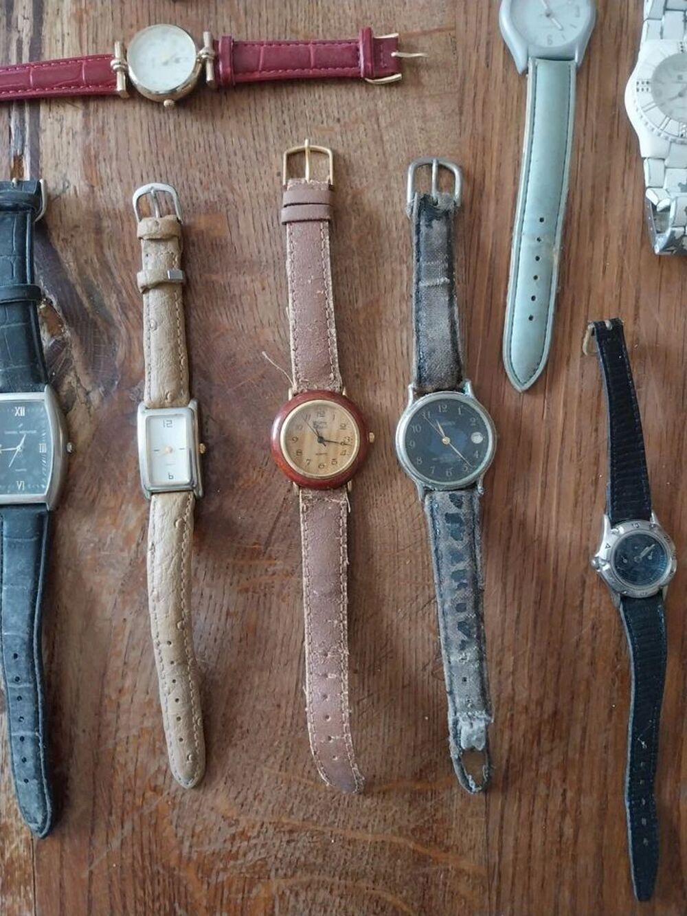 Lots De Montres Hommes Et Femmes
Bijoux et montres