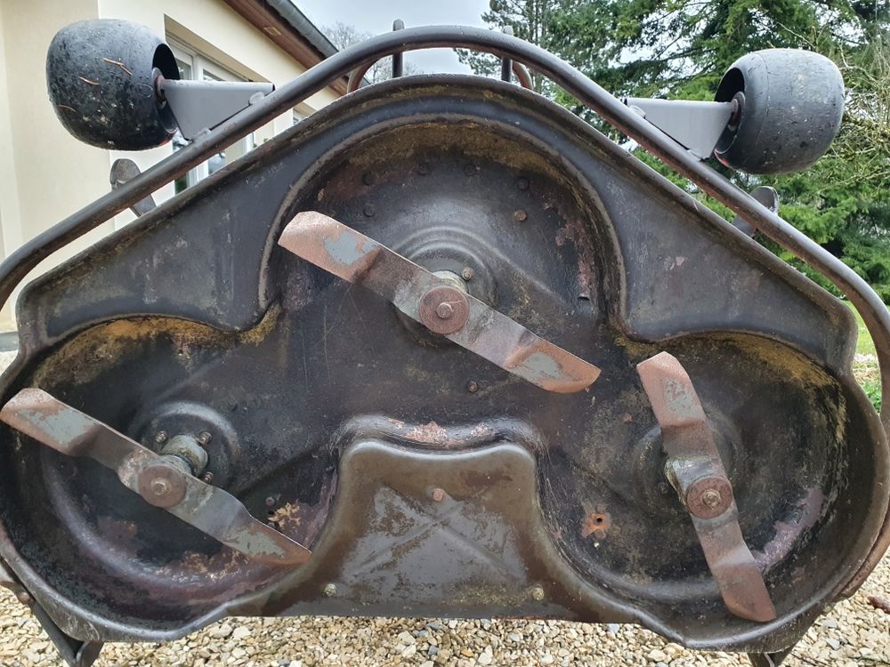Tracteur tondeuse Husqvarna Jardin