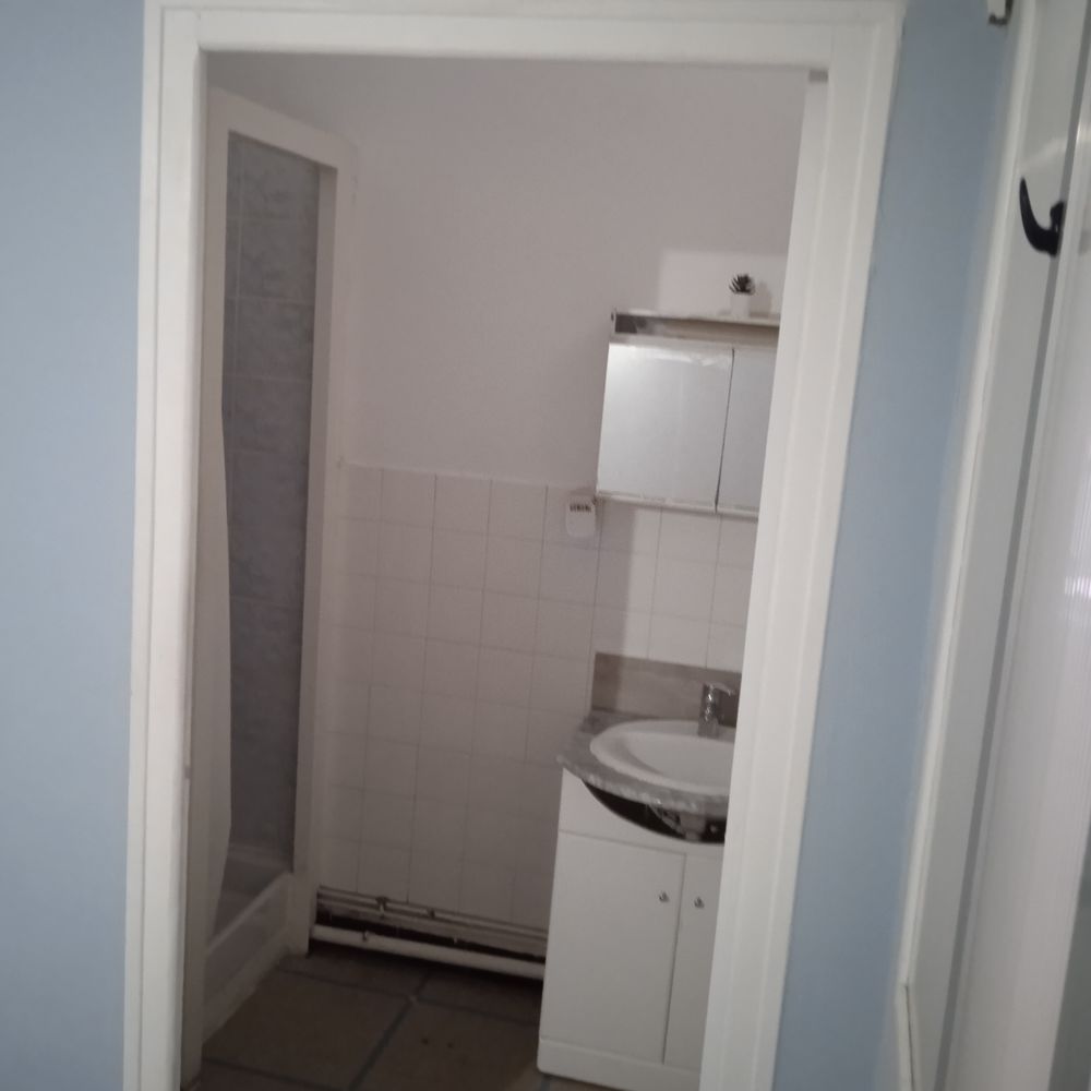 Location Appartement studio meublé avec petite chambre de 7m2 séparée avec pender Annonay