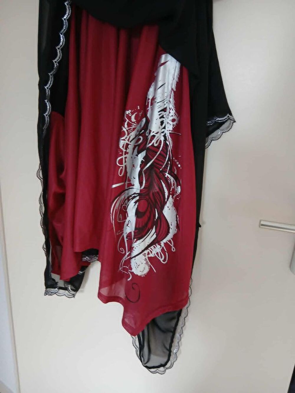  Robe Clara Vitti noire dragon doubl&eacute;e de satin rouge N&deg;1416 Vêtements