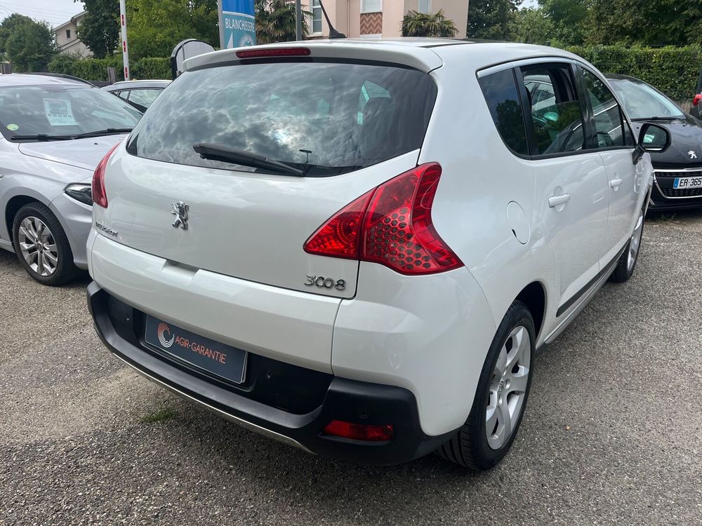 3008 2.0 HDi 16V 150ch FAP Premium Pack 2011 occasion 82000 Montauban