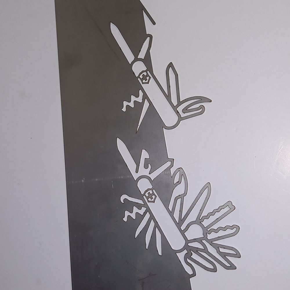V&eacute;ritable Plaque de publicit&eacute; VICTORINOX en acier au carbone 