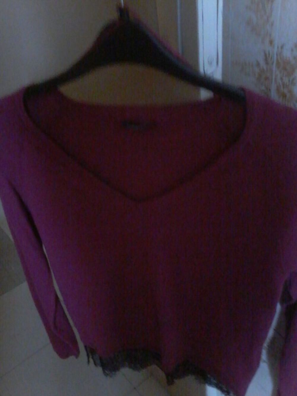 Pull v avec dentelle neuf Vêtements