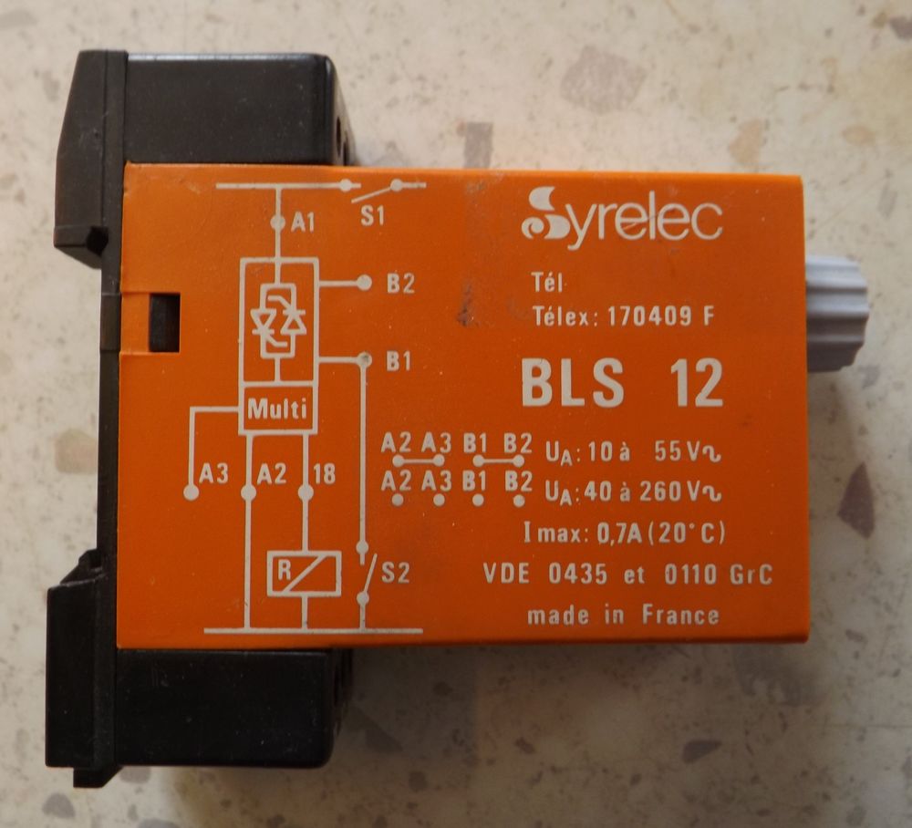 Relais temporis&eacute; Syrelec /Finder BLS 12 Bricolage