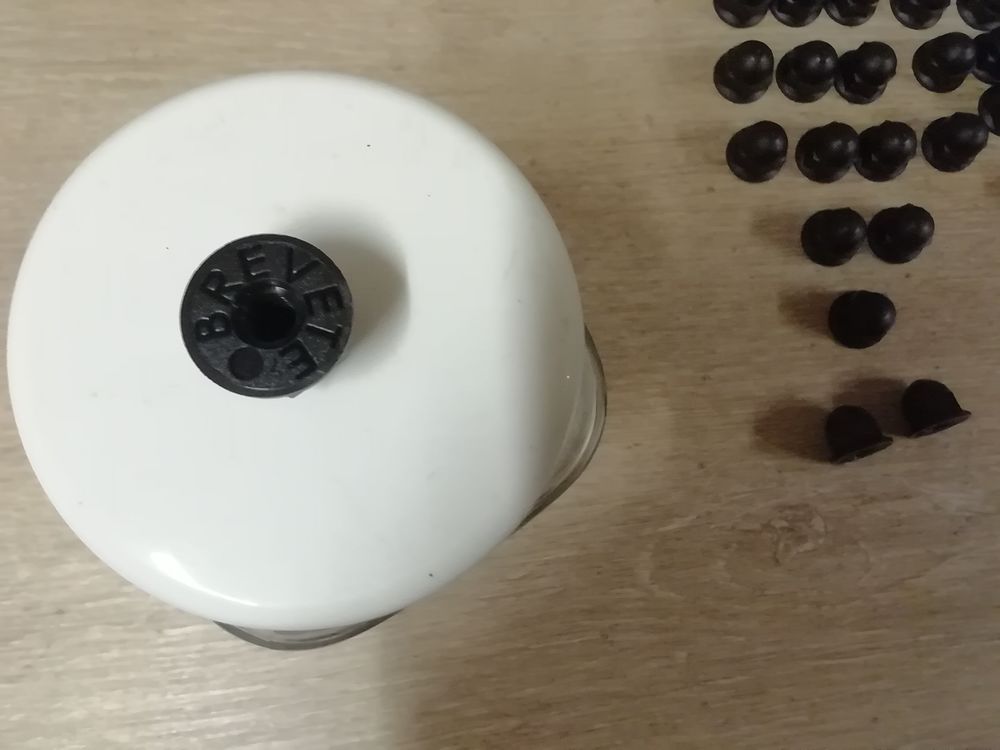 &Eacute;crous borgnes nylon neufs noir M6 Bricolage