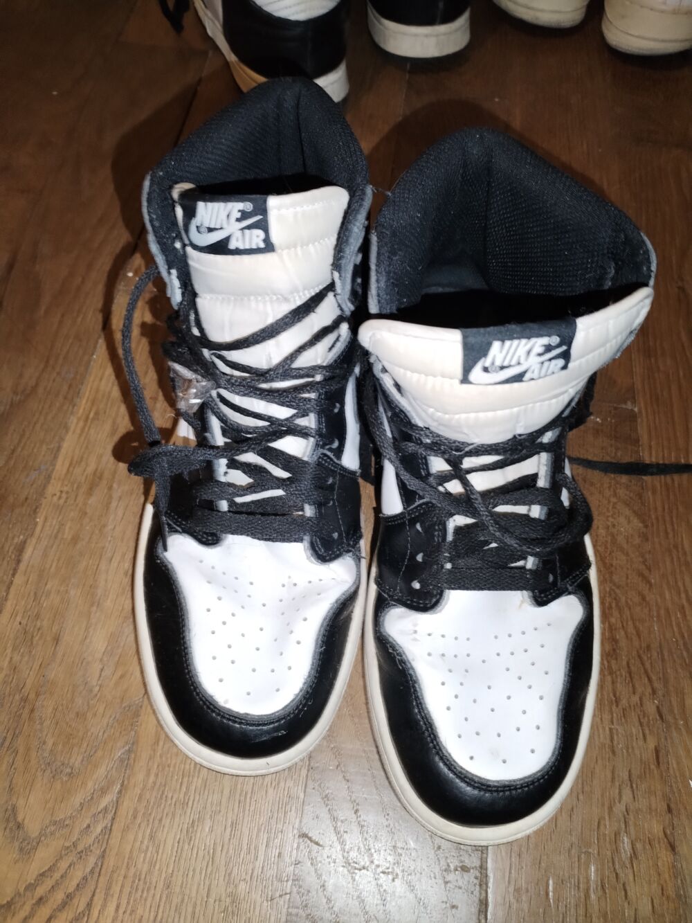 Basket NIKE AIR JORDAN 1 MID (taille 40) Chaussures