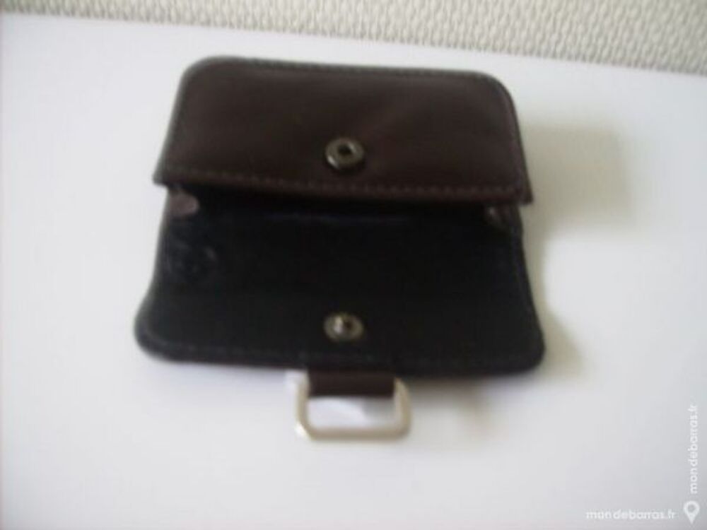 Joli petit porte monnaie TORRENTE PARIS ORIGINAL Maroquinerie