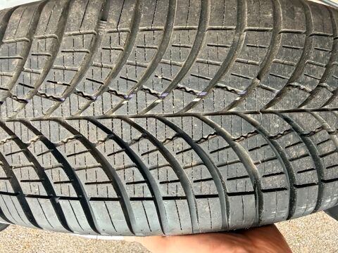 Pi&egrave;ces et &eacute;quipements Voiture Pneu voiture - roue  occasion Vitrimont 54300