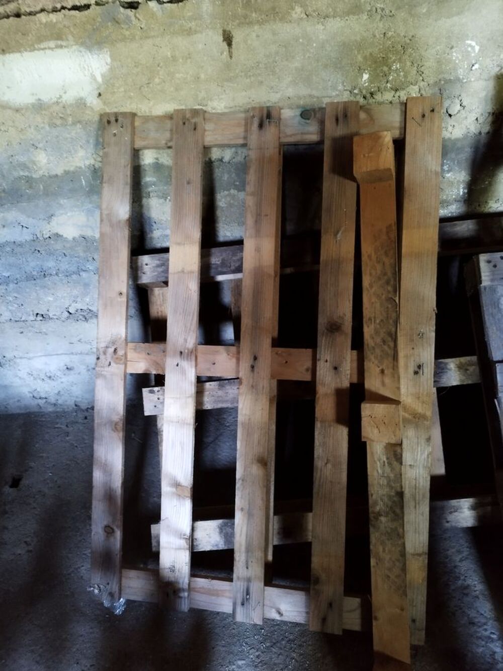 Palettes bois 1mx1m et 85x60 cm. Bricolage