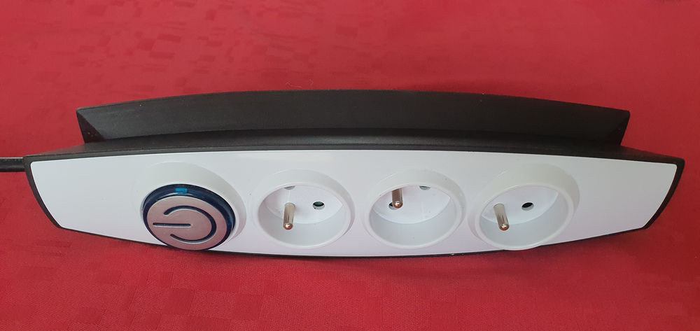 Rallonge &eacute;lectrique multiprises au pied Electroménager