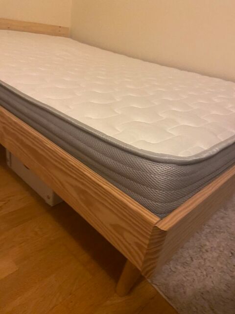 Lit 120x190 
Lit+ matelas ferme
Achetés en début d'année 200 Vincennes (94)