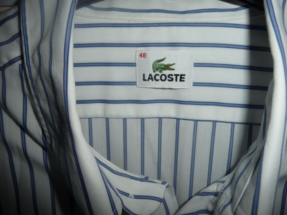 Chemise LACOSTE blanche ray&eacute;e bleu taille 46 Vêtements