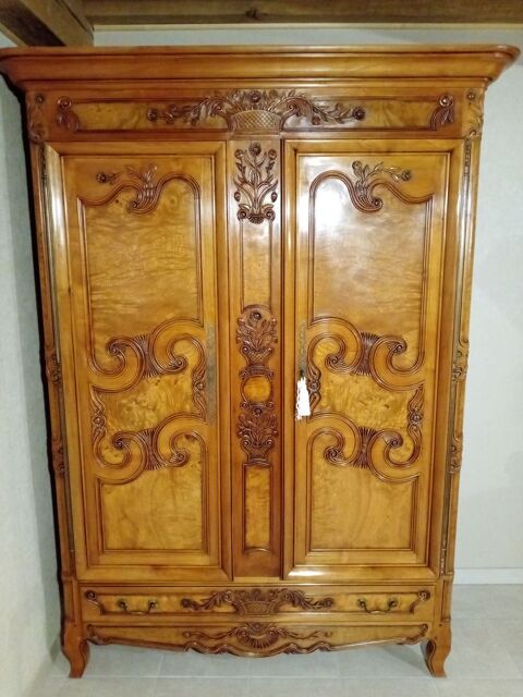 Recherche armoire bressane récente Bourg-en-Bresse (01)