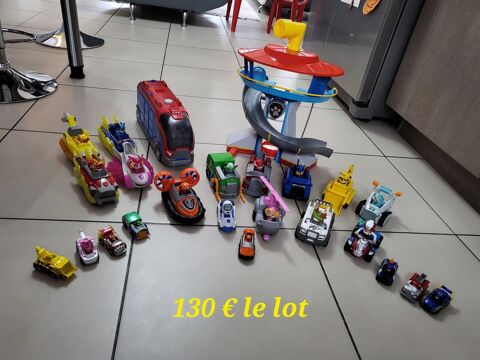 Lot jouets pat patrouille  130 Metz (57)