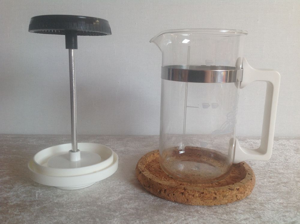CAFETI&Egrave;RE TH&Eacute;I&Egrave;RE MANUELLE &Agrave; PISTON &amp; PLATEAU LI&Egrave;GE Envoi po Cuisine