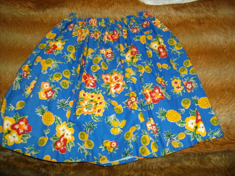 Jupe bleue à fleurs - Taille : 46/48 15 Perros-Guirec (22)