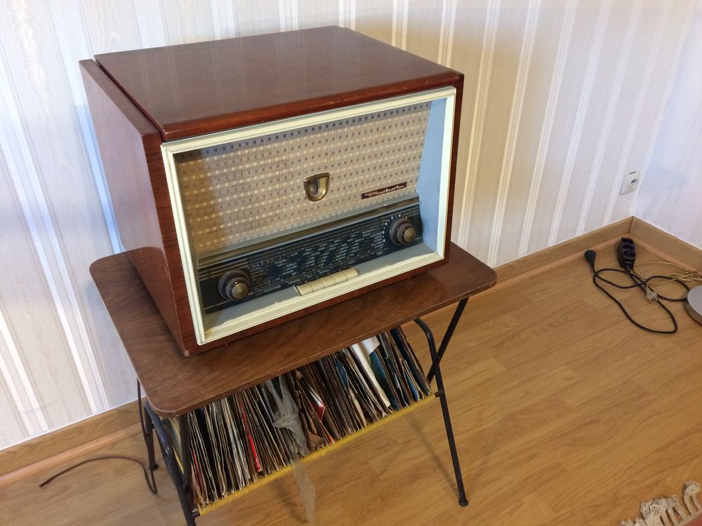 RADIO TOURNE DISQUE Meubles