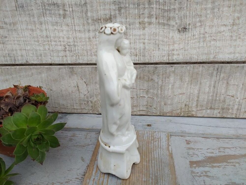 Statue Vierge &agrave; l'Enfant Porcelaine de Paris XIX&egrave;me Décoration