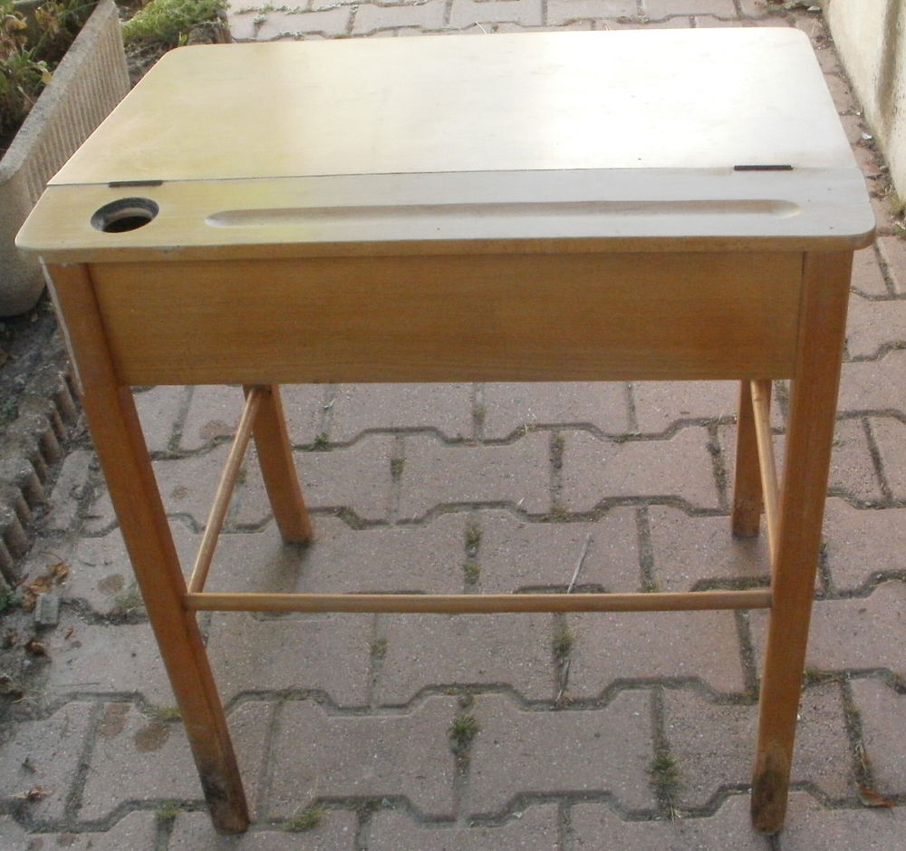 Ancien bureau d'&eacute;colier 44.5 cm x 60 cm Livres et BD