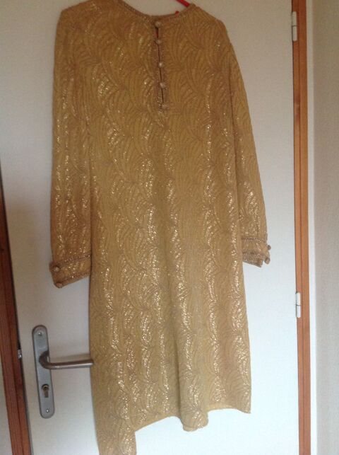 ROBE GRANDE TAILLE DORÉE BRODÉE Envoi Possible
38 Trégunc (29)