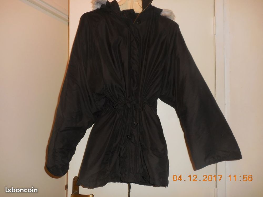 anorack molletonn&eacute; noir taille 46 48
Vêtements