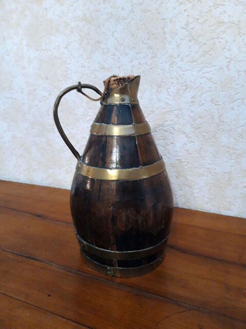 Lot de deux pichets  cidre
55 Morainvilliers (78)