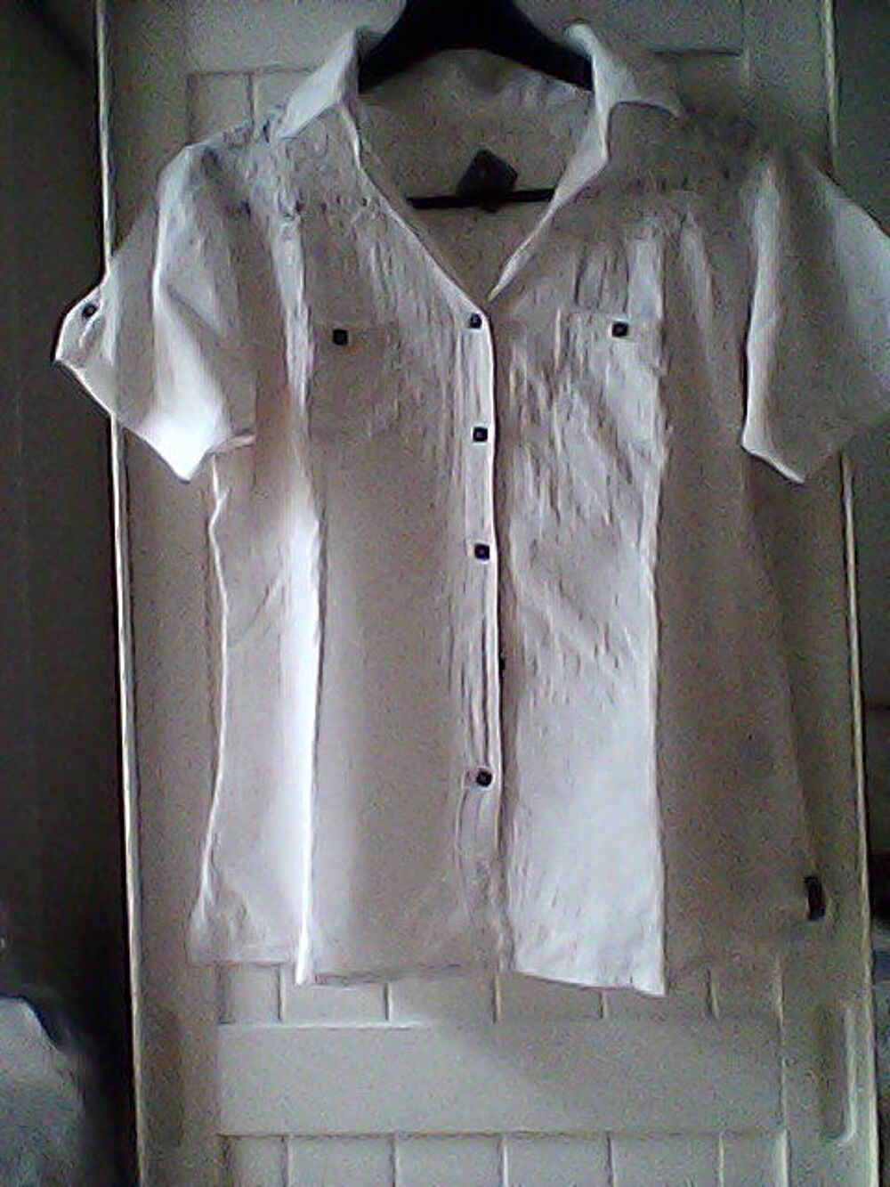 Joli chemisier, Blanc du Nil, Vêtements
