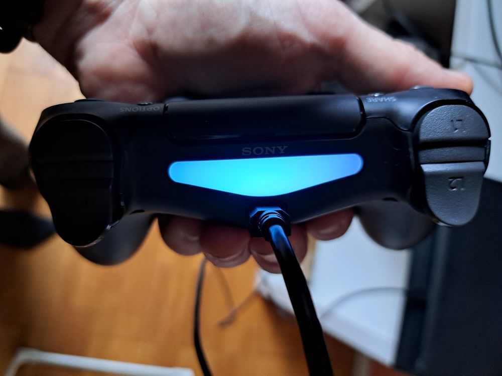 PS4 slim 500Go excellent &eacute;tat + manette + emballage d'origin Consoles et jeux vidéos
