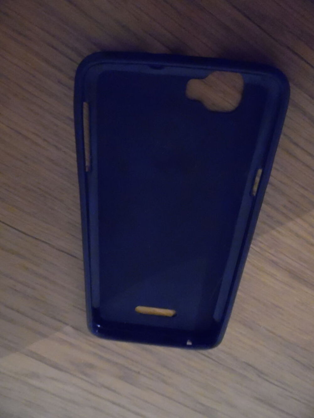 coque noire en silicone pour WIKO RAINBOW, COMME NEUVE Téléphones et tablettes