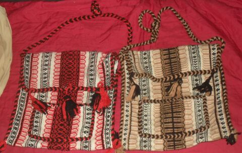 2 sacs en bandouli�re en Laine. NEUFS. 30 Montreuil (93)