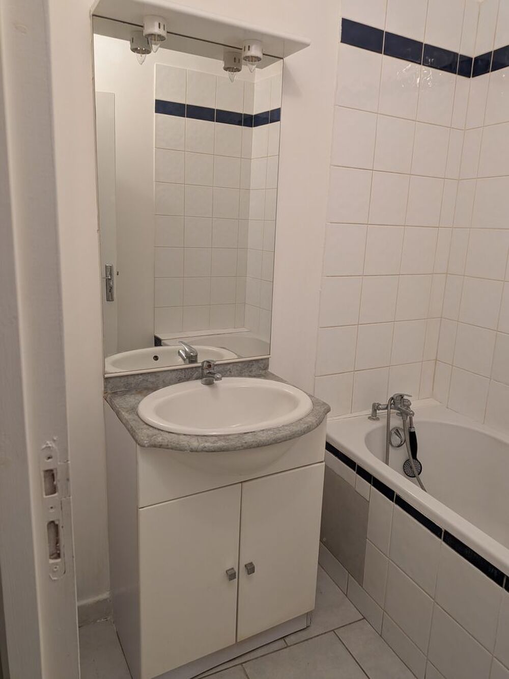 Vente Appartement Studio meublé rénové  Servian Espondeilhan
