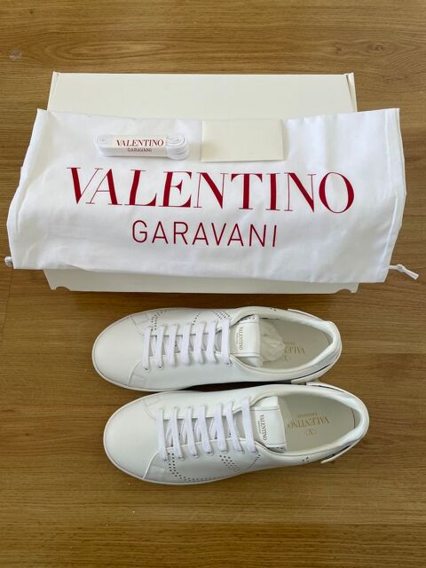 Valentino Homme sneakers blanches  200 Villemomble (93)