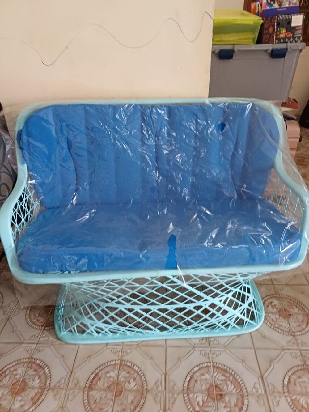 table de Jardin et ses chaises et 2 berceuses Jardin