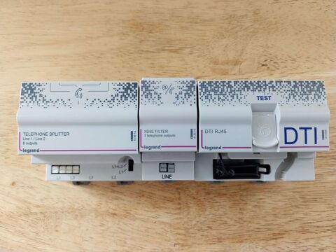 LEGRAND DTI modulaire RJ45 + filtre XDSL + splitter 8 Lons (64)