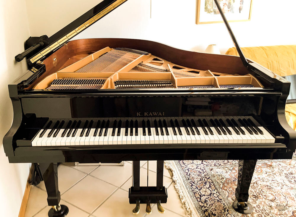 PIANO quart de queue KAWAI KG-2E laqu&eacute; noir Instruments de musique