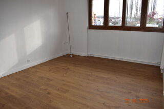  Appartement à louer 2 pièces 42 m² Sens