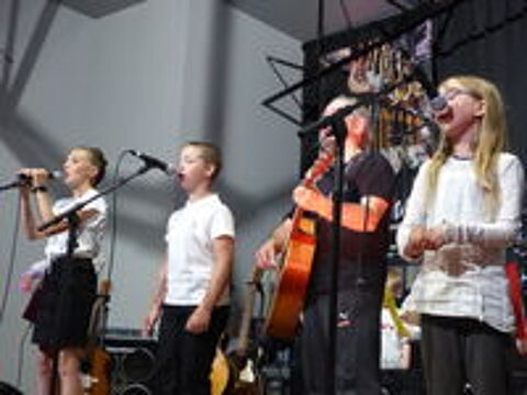   Cours individuels: Guitare, Basse, Ukulélé, Coaching Vocal 