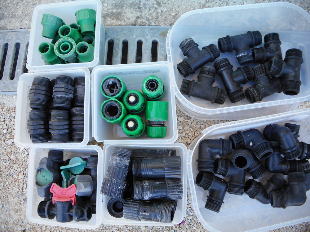 LOT DE NOMBREUX ACCESSOIRES D'ARROSAGE Jardin