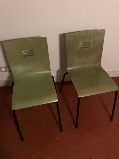 Chaises contemporaines  25 Villeneuve-ls-Avignon (30)