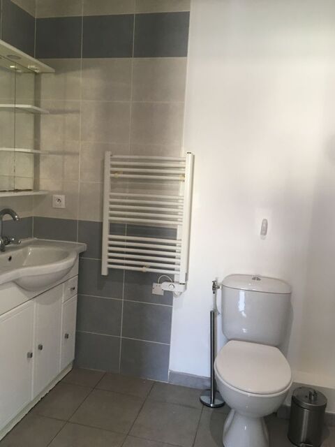  Appartement � louer 2 pi�ces 35 m� N�mes