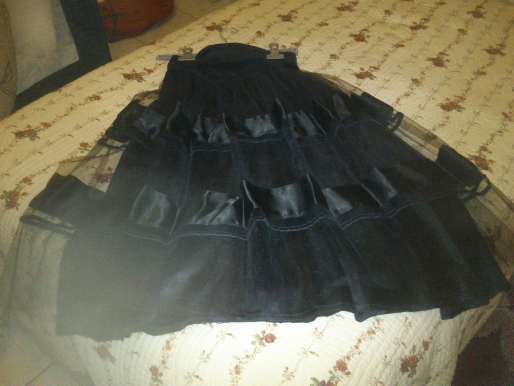 Jupe de f&ecirc;tes longue noire Vêtements