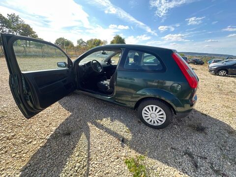 Annonce voiture Ford Fiesta 3000 €