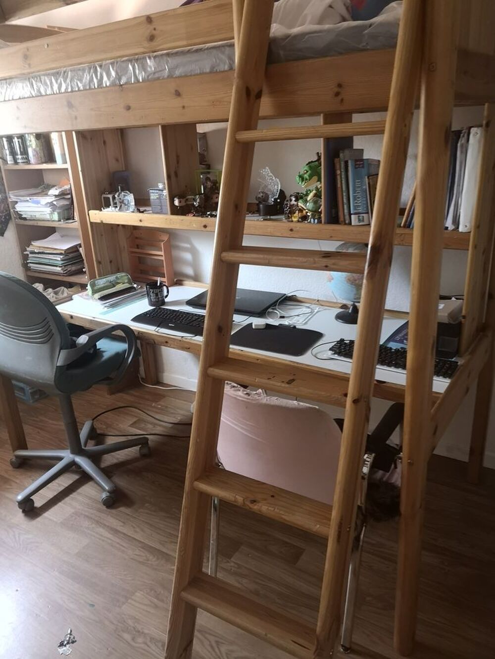 Lit superpos&eacute; bureau int&eacute;gr&eacute; Meubles