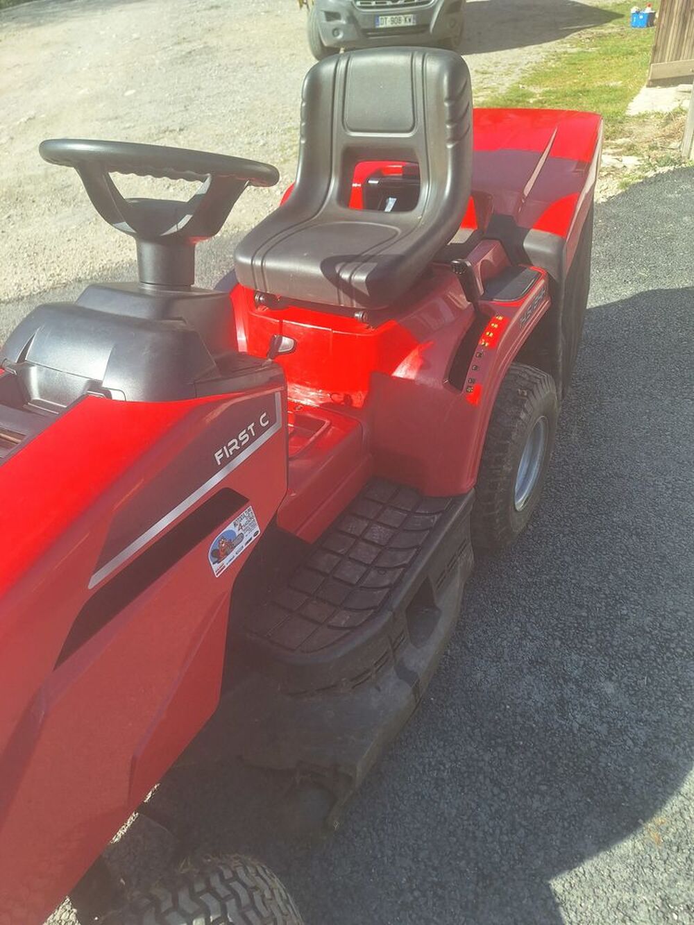 Tondeuse autoport&eacute;e de mai 2023 Jardin