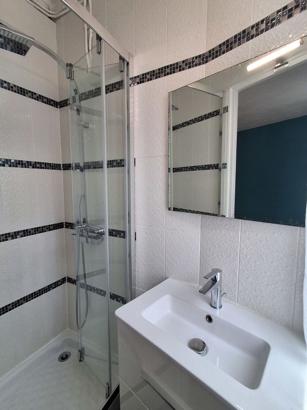 Vente Appartement Paris 20e/Studio 24 m²/Cuisine séparée/Ascenseur/DPE D Paris 20