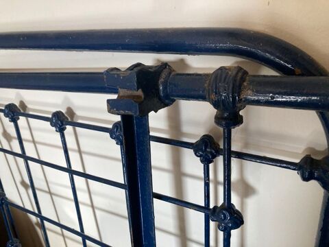Lit simple d'occasion en fer forg�, peint et vernis en bleu 50 Zicavo (20)