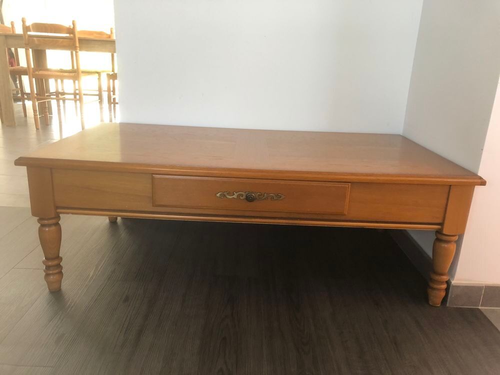 Table basse
Meubles