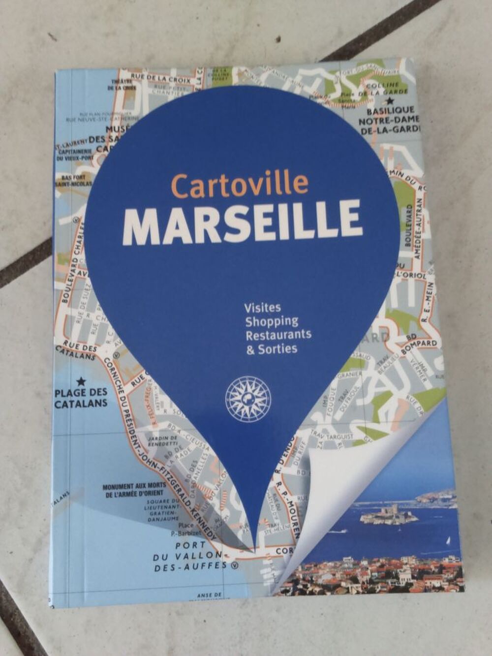 cartoville Marseille Livres et BD