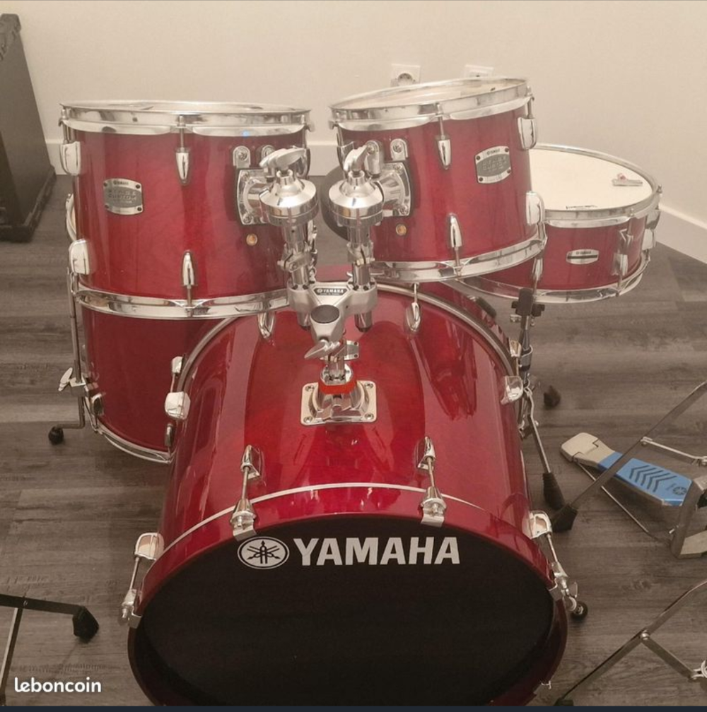 Batterie YAMAHA 10/12/16/22 tr&egrave;s bon &eacute;tat Instruments de musique