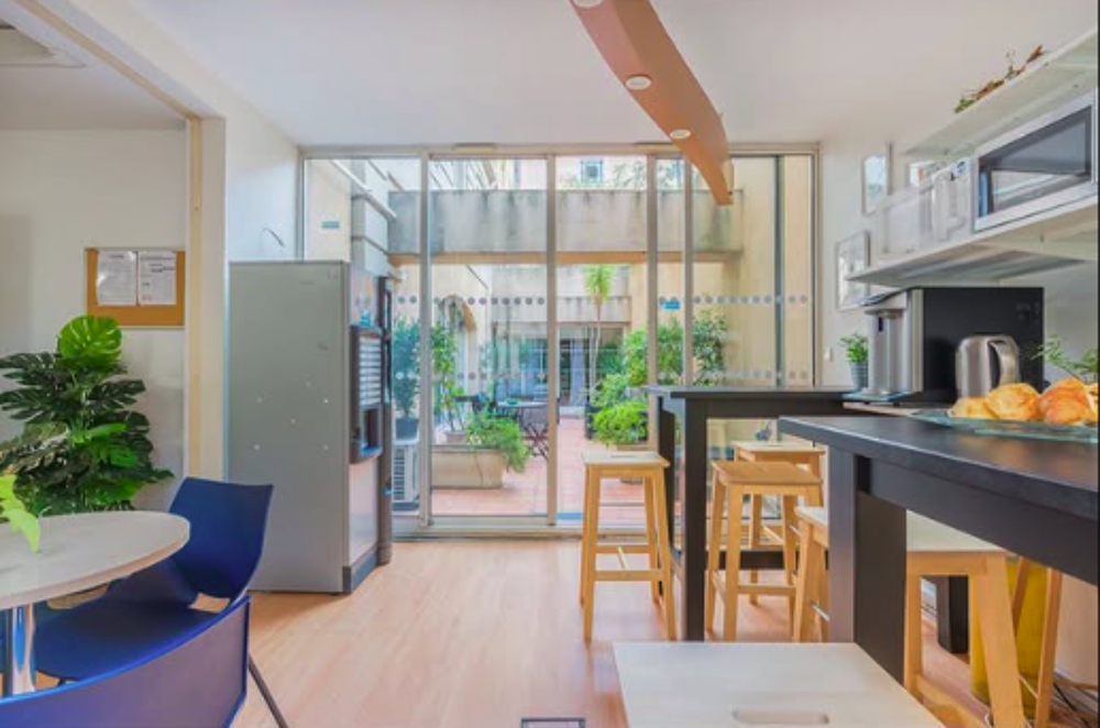 Location Atelier Bureau 14 m2  Aix, Rotonde -  Emplacement strat�gique Aix-en-provence